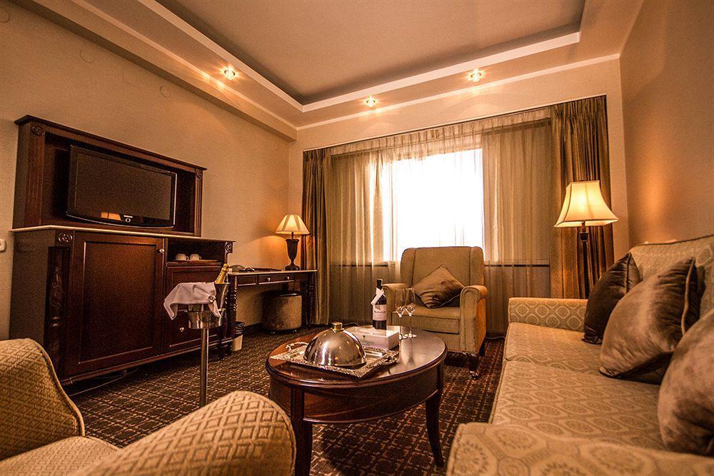 Chinggis Khaan Hotel Ulaanbaatar Exterior photo