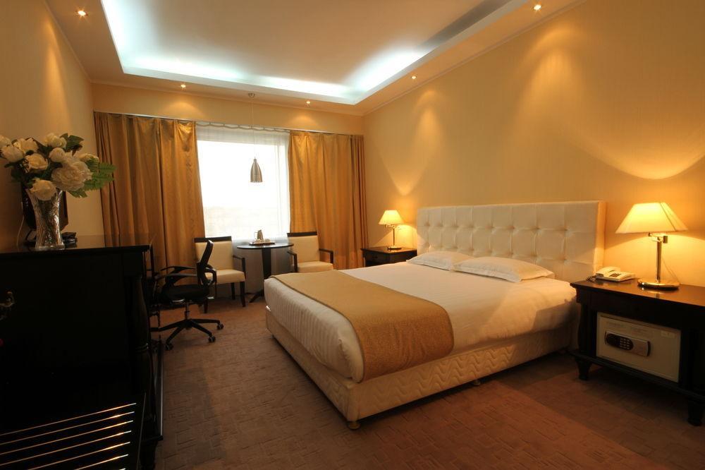 Chinggis Khaan Hotel Ulaanbaatar Exterior photo