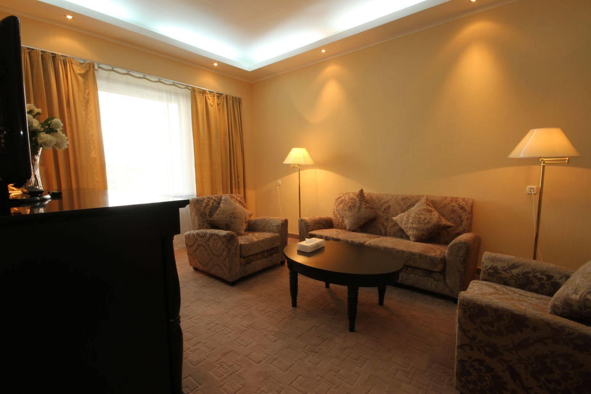 Chinggis Khaan Hotel Ulaanbaatar Exterior photo