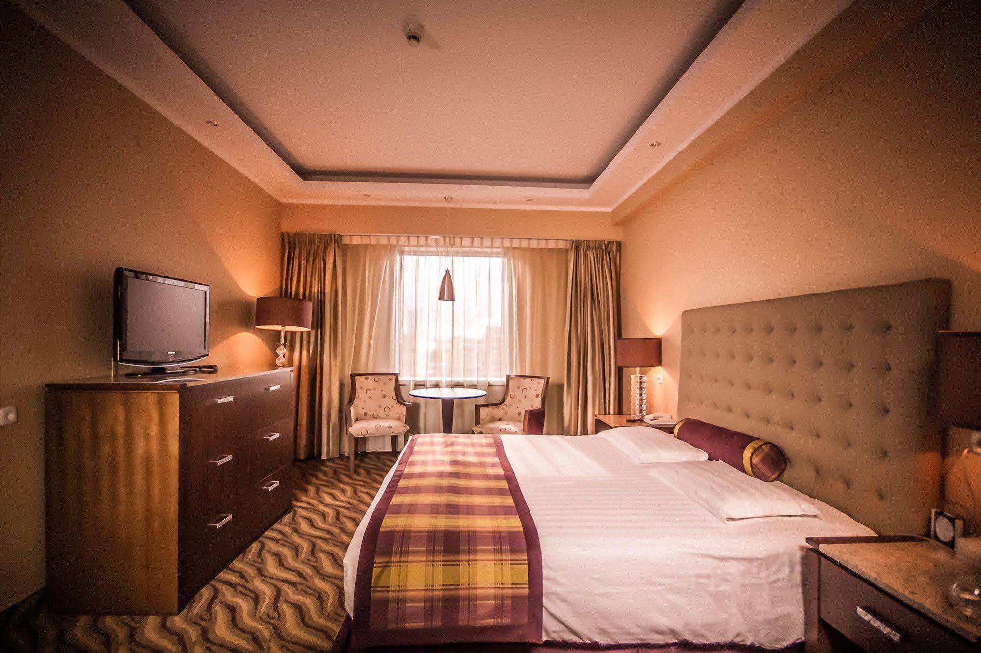 Chinggis Khaan Hotel Ulaanbaatar Exterior photo